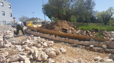 gradnja kamenog zida 