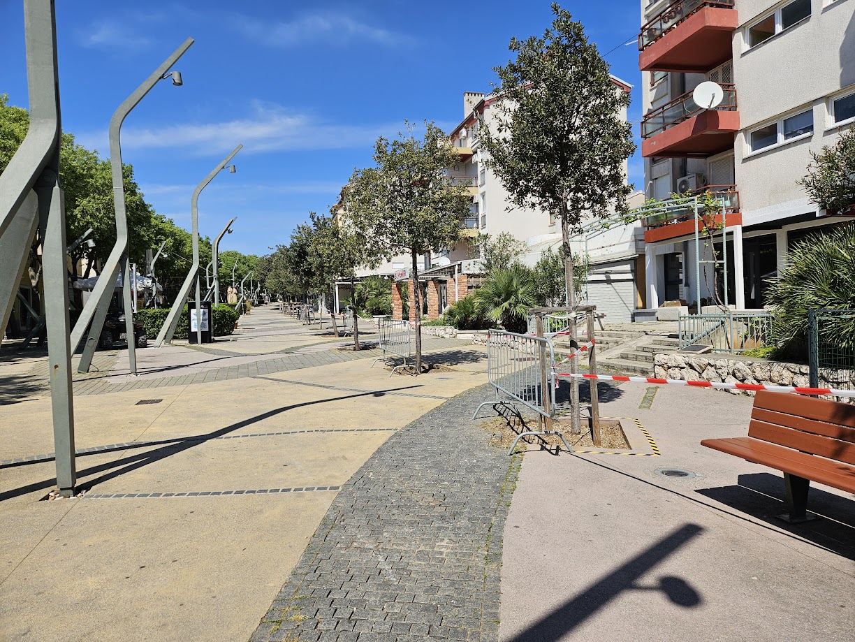 Gumena podloga oko stabala na Korzu hrvatskih branitelja – nastavak