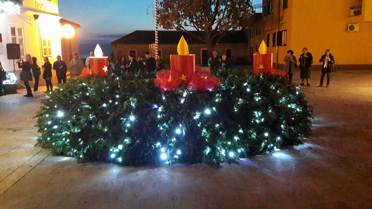 Paljenje prve advetske svijeće 2016.